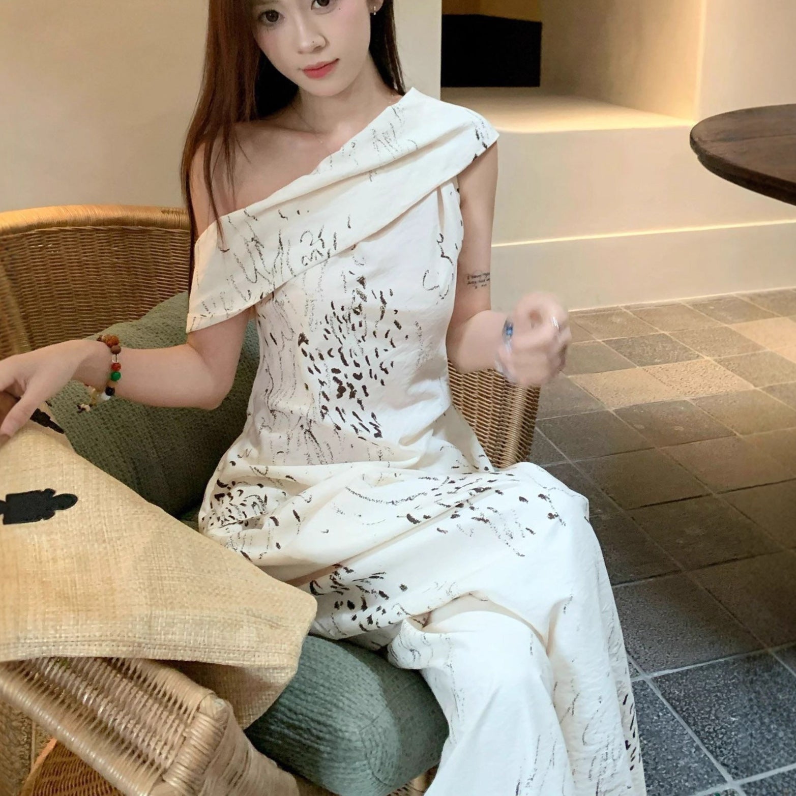 147858780-1